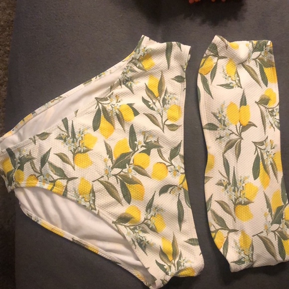 Lemon bikini set - Picture 3 of 3